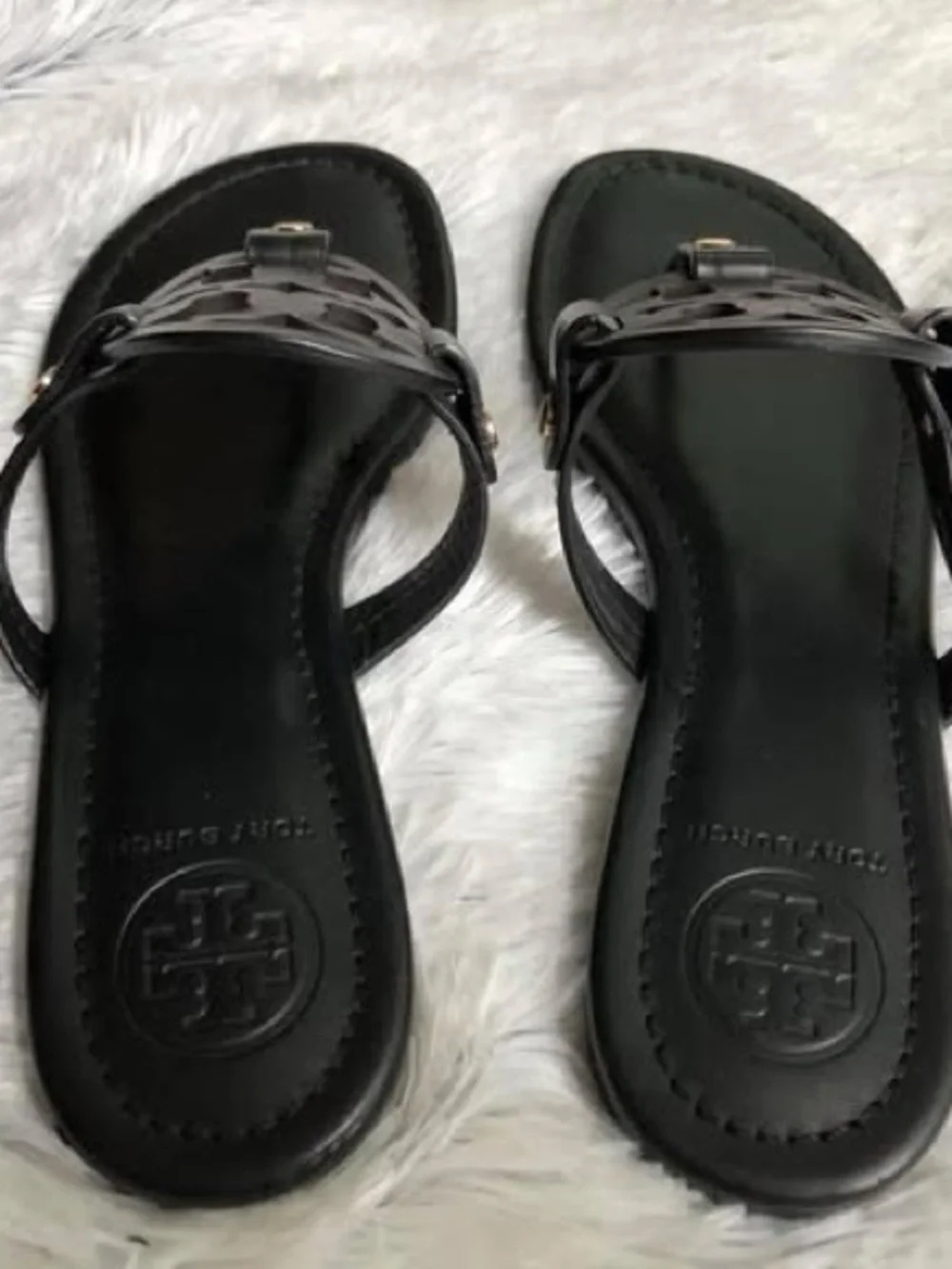 Tory Burch Black Cutout Logo Thong Sandals - Picture 2 of 6